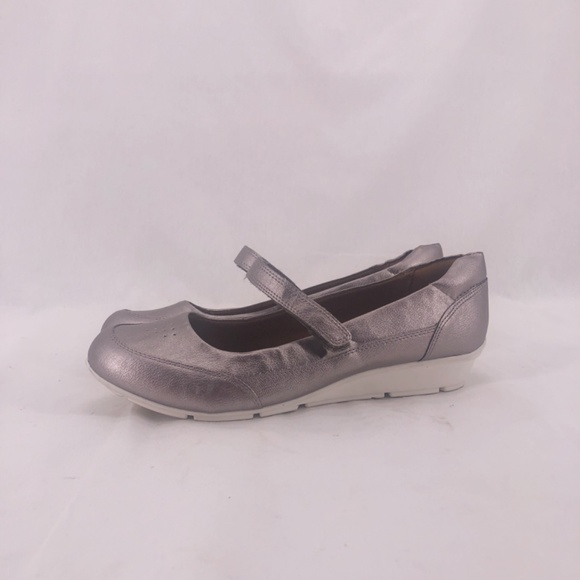 Cloudwalkers by Avenue Province Metallic Mary Jane Flats - Picture 4 of 7